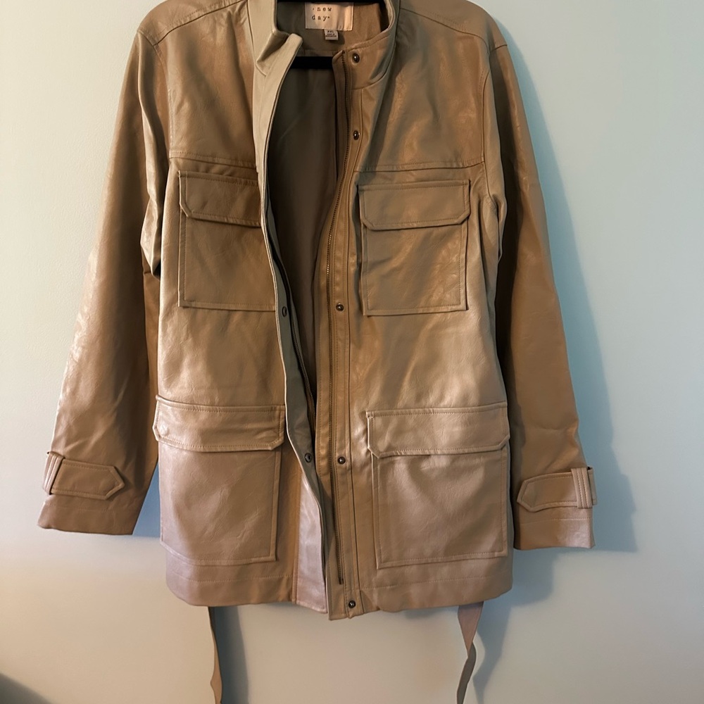 Women’s  Tan Leather Jacket